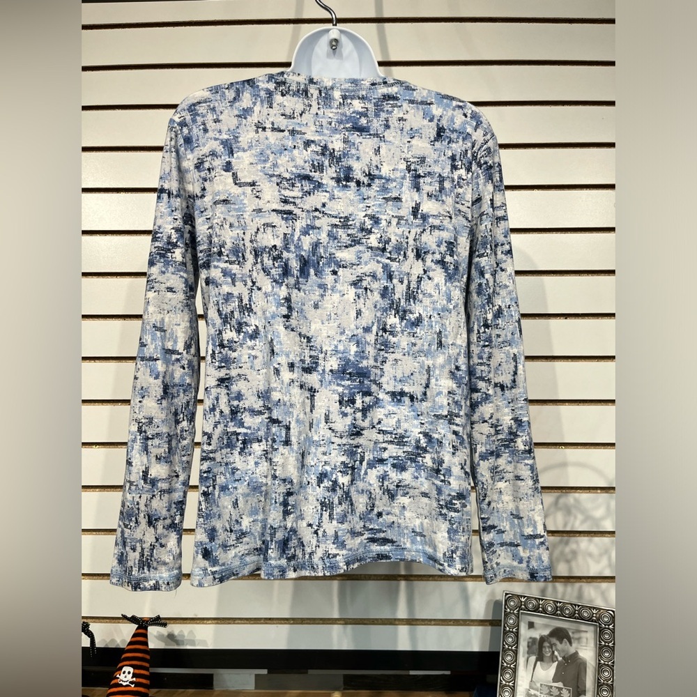 Relativity long sleeved tee size large - Picture 5 of 8